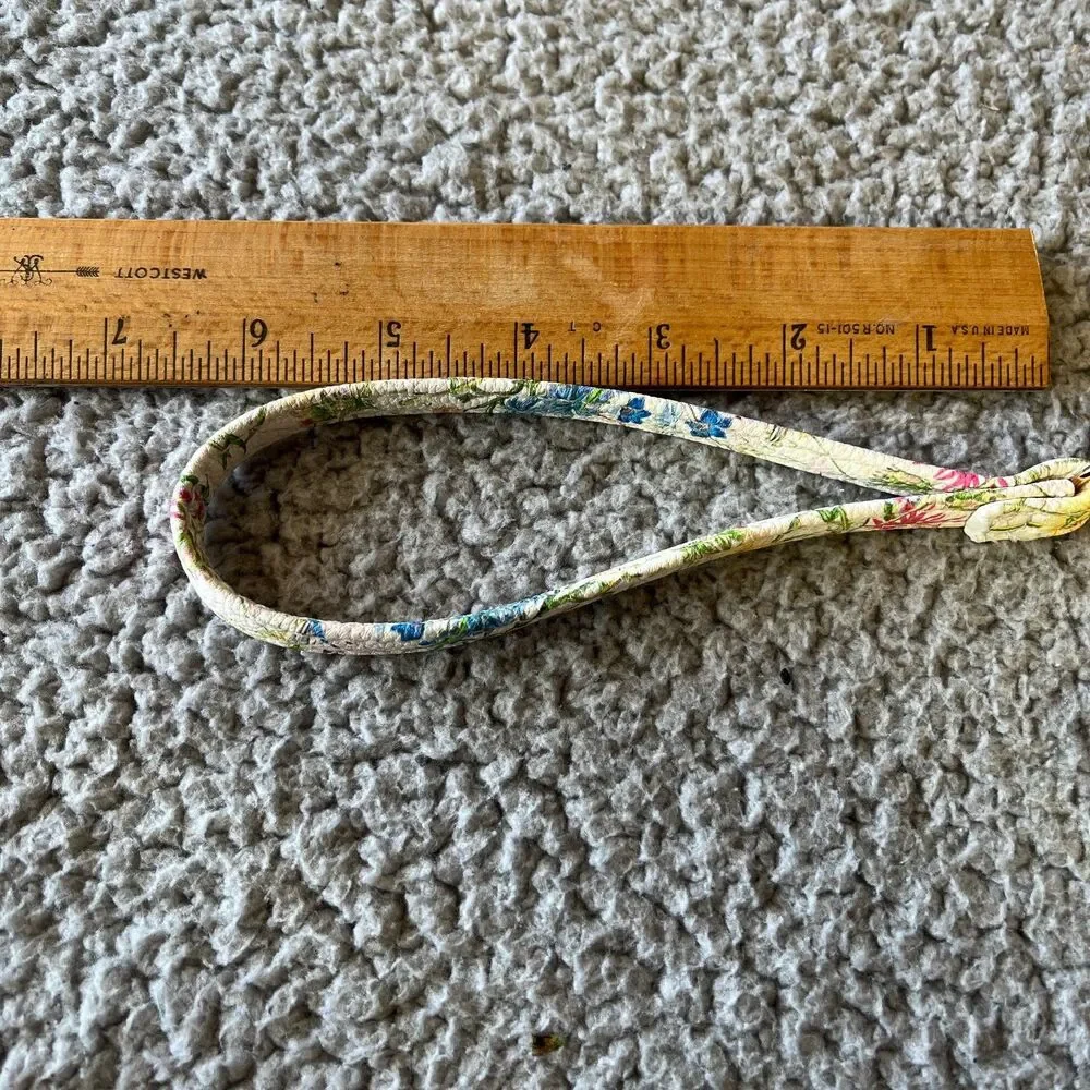 BETSEY JOHNSON  Wristlet Pouch Womens One Size Floral White Gold Wrist Strap